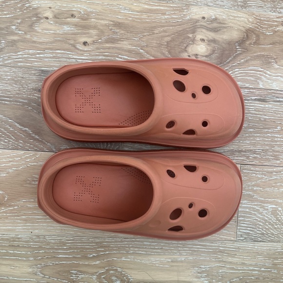 Off-White Women’s Sponge Perforated Clogs Size 39 - Picture 8 of 8